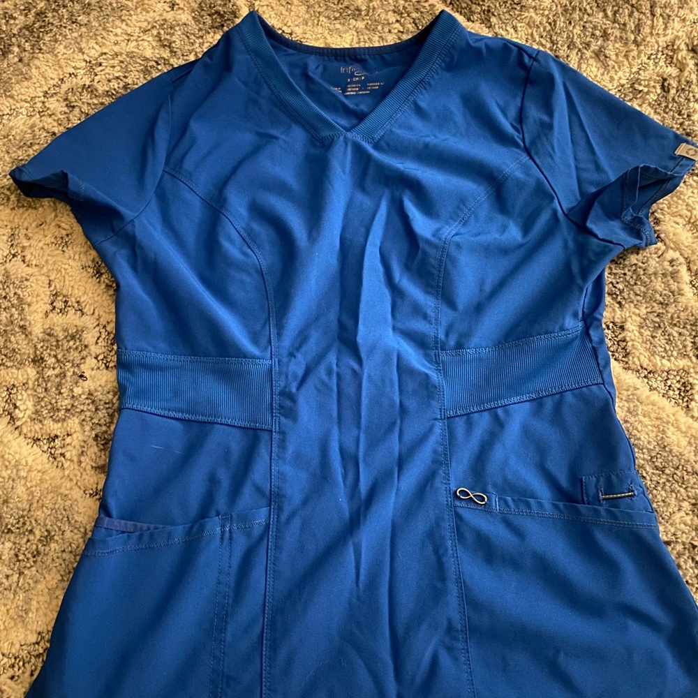 Scrub shirt! Size small